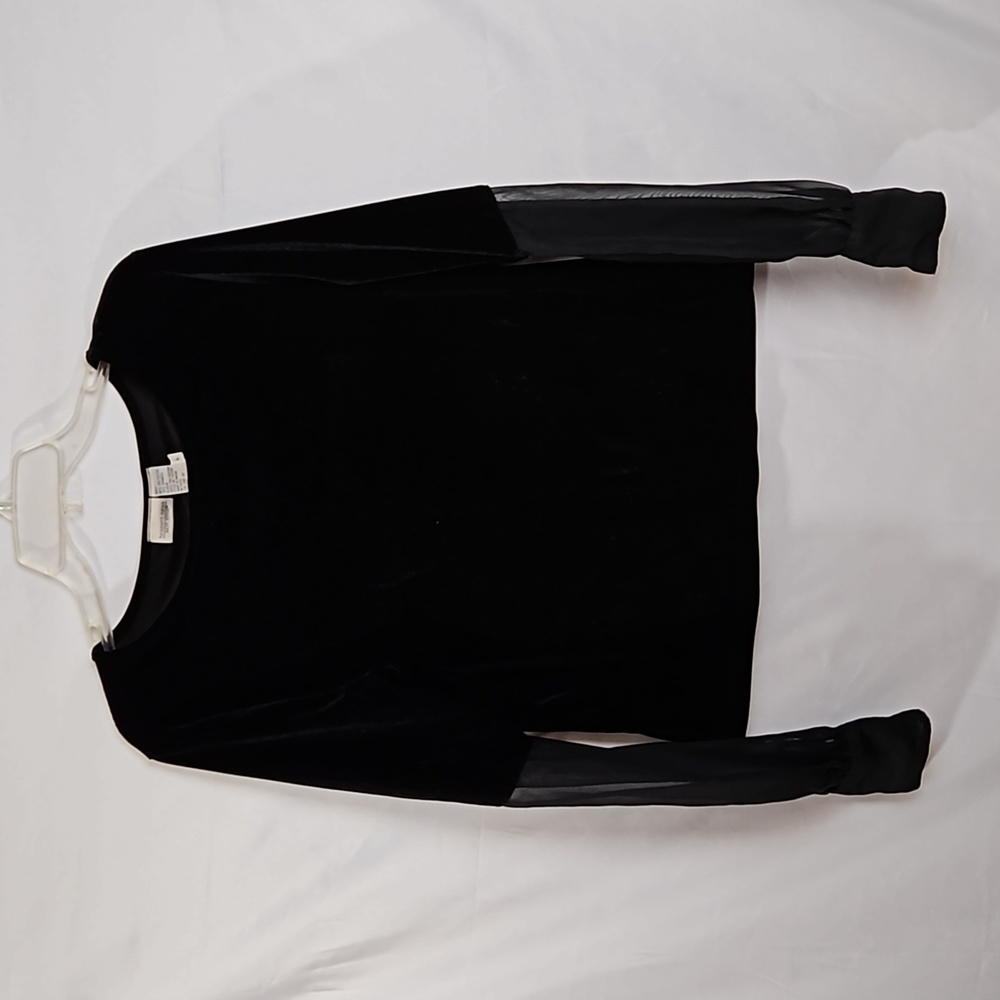 Newport News black velvet top